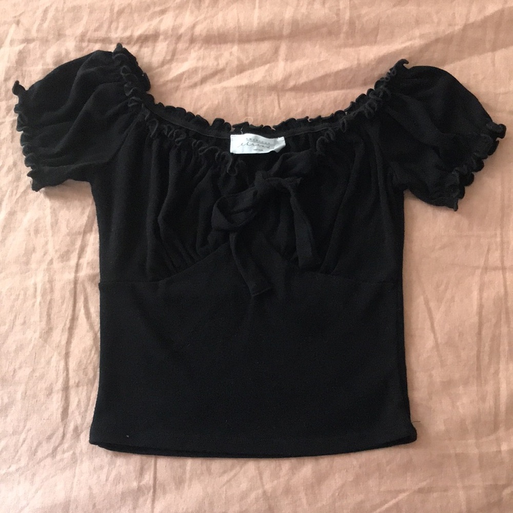 American Threads Off Shoulder Top - Picture 3 of 4